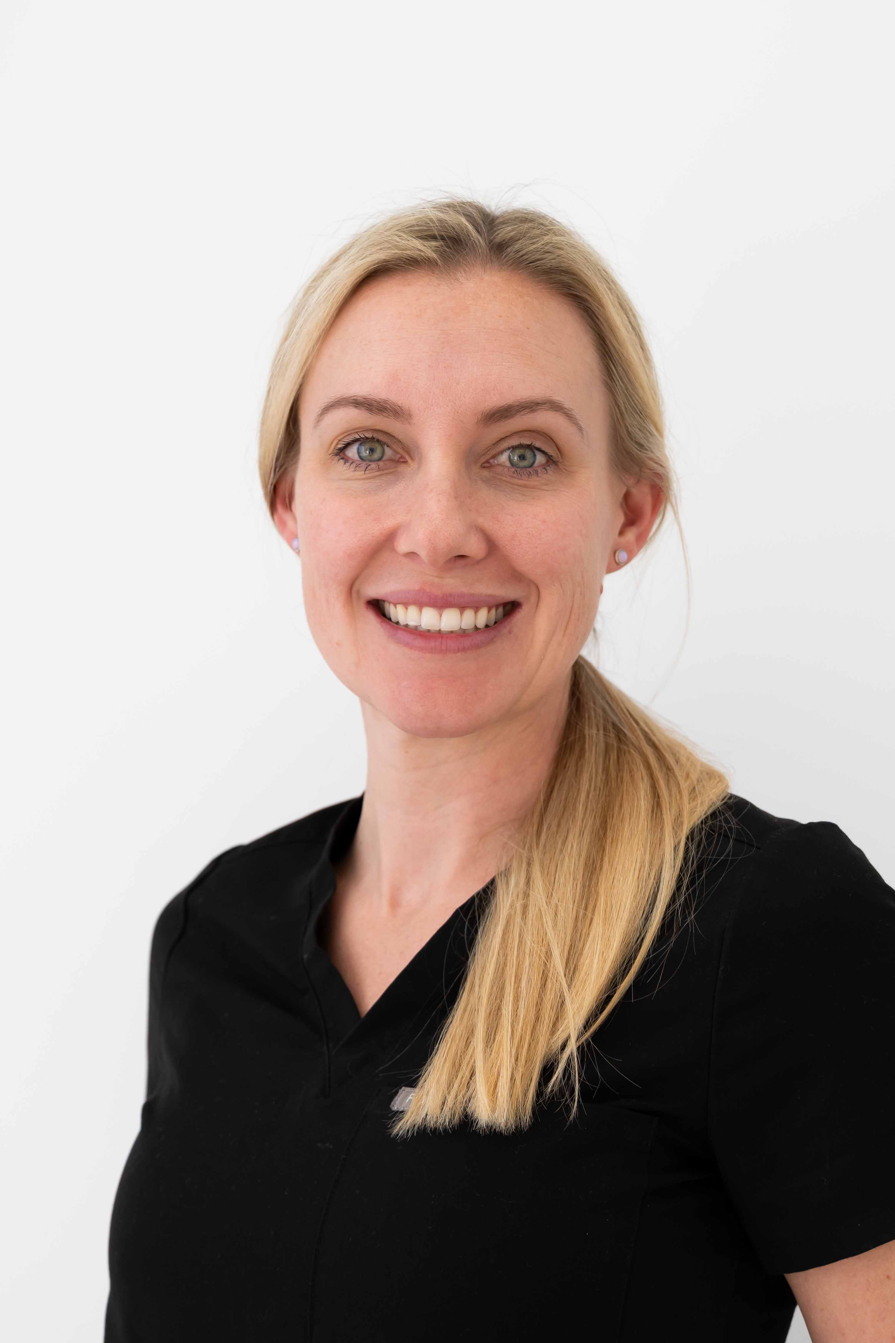 Dr Lizzie Dove – Gold Coast dentist